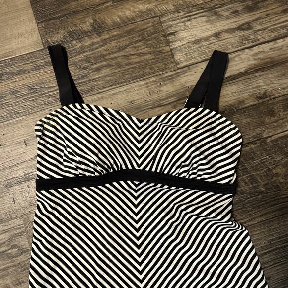 Athleta Pura Swim Dress Black White Striped 36D 36DD Underwire - Picture 2 of 6